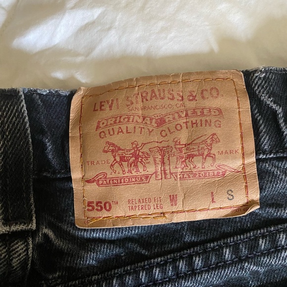 Levi 501 Shorts - Picture 3 of 3
